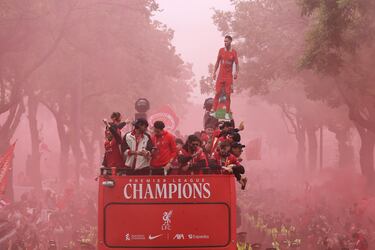 La ciudad de Liverpool volcada con el conjunto Red tras conseguir el vigésimo titulo de liga de su historia.