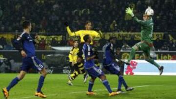 Un doblete de Aubameyang da la victoria al Dortmund