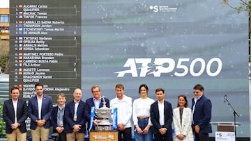 Tsitsipas y De Miñaur, en el camino de Alcaraz hacia la final del Godó