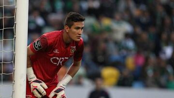 El ex técnico del portero mexicano en el União da Madeira expresó que aún sospecha de sus actuaciones y esto circula en YouTube.