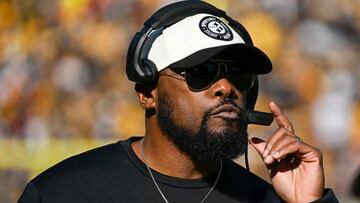 PITTSBURGH, PA - JANUARY 08:   Pittsburgh Steelers head coach Mike Tomlin looks on to the field during the game between the Pittsburgh Steelers and the Cleveland Browns at Acrisure Stadium on January 8, 2023 in Pittsburgh, PA. (Photo by Shelley Lipton/Icon Sportswire via Getty Images)