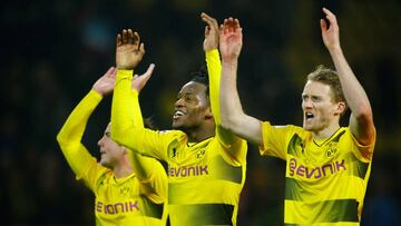 Soccer Football - Bundesliga - Borussia Dortmund vs Hamburger SV - Signal Iduna Park, Dortmund, Germany - February 10, 2018   (L - R) Borussia Dortmund&rsquo;s Mario Gotze, Michy Batshuayi and Andre Schurrle celebrate after the match          REUTERS/Leon