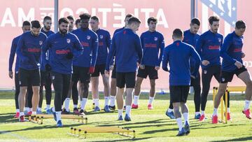 La plantilla del Atleti paga el precio de las entradas de Valencia