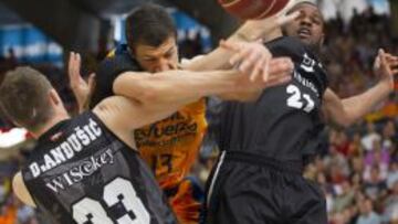 Lucic, ante Andjusic y Latavious