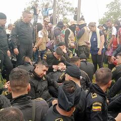 Mueren un policía y un civil en protestas campesinas contra una petrolera