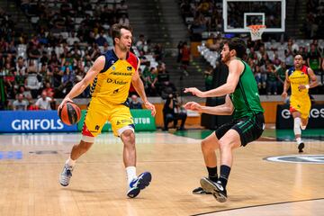 Nacho Llovet, ala-pívot del MoraBanc Andorra, ante el Joventut.