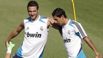 <b>INSEPARABLES. </b>Higuaín, que será hoy el capitán, y Di María serán titulares hoy ante el Real Oviedo.