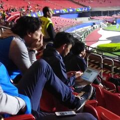 Sufrimiento y euforia: así vivió Zamorano el debut de Chile