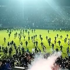 Primeras sanciones en Indonesia: 10 policías apartados de sus cargos y dos responsables del club Arema suspendidos de por vida