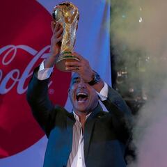 Trezeguet y Maluma despiden a la Copa del Mundo de Colombia