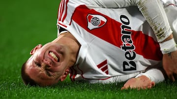 Soccer Football - Copa Libertadores - Group Stage - River Plate v Universitario - Estadio Mas Monumental, Buenos Aires, Argentina - May 27, 2025 River Plate's Franco Mastantuono reacts after sustaining an injury REUTERS/Agustin Marcarian