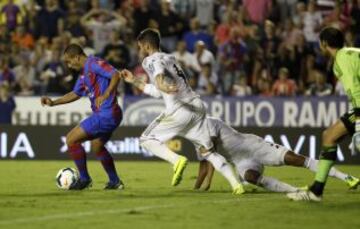 Levante-Real Madrid. 2-1. El Zhar marca el segunto tanto.