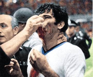 El 22 de octubre de 1969 se disputó en La Bombonera el que es considerado el partido más violento de la historia. Estudiantes y Milán se citaron para la vuelta de la final de la Intercontinental, tras el 3-0 de San Siro. Ganó Estudiantes pero el partido acabó en una reyerta, con heridos y tres jugadores argentinos detenidos. Néstor Combin, jugador del Milán que acabó con la nariz y el pómulo rotos, recuerda aquel triste episodio.                                                                                 