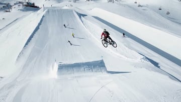 MTB snowboard snowpark video