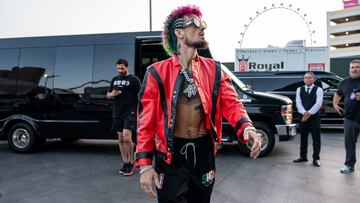 El campeón Sean O'Malley con la chaqueta roja.