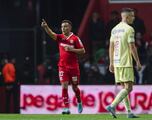Error de Lara, comete penal y ‘Leo’ Fernández moja