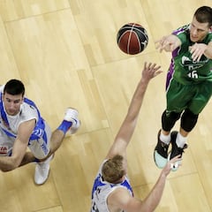 El huracán Unicaja arrasa al Gipuzkoa con 114 puntos y 20 triples