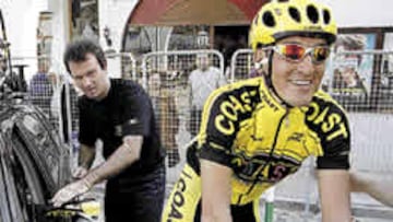 <B>CASERO QUIERE IR AL TOUR.</b> Tras perderse el Giro, Ángel Casero está ilusionado con correr el Tour de Francia. Hoy sabrá si su equipo estará en la salida.