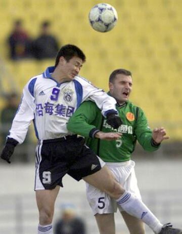 Tan sólo con escuchar su nacionalidad ya causaba extrañeza. Este defensa yugoslavo llegó a los felinos procedente del OFK de Belgrado para el Invierno 97 y sólo jugó cinco partidos en su primer torneo. El certamen posterior duplicó sus minutos, pero salió por la puerta de atrás rumbo al Extremadura de España y luego al Beijing Guoande China (foto).