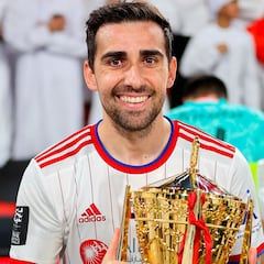 Iniesta ficha a Alcácer para ‘su’ Emirates FC