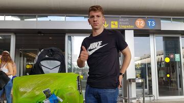 Esteban Rolón, a su llegada al aeropuerto de Málaga.