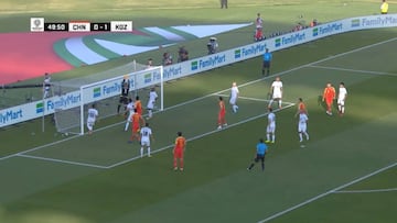 Terrible error del portero de Kirguistán en la Copa Asia 2019