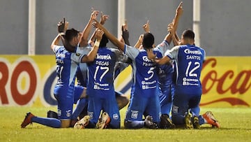 El cuadro de Motagua se llev&oacute; el cl&aacute;sico ante Olimpia y de nueva cuenta termin&oacute; como l&iacute;der de la Liga SalvaVida de Honduras, tras 13 jornadas.