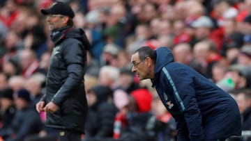 El Liverpool afea a su afición los cánticos contra el Chelsea y que lanzaran un bote de humo