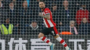 Danny Ings hands Saint New Year's Day win over Spurs