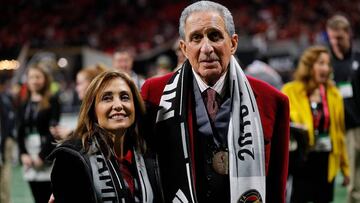 El propietario de las franquicias de Atlanta en la NFL y la MLS se comprometió a pagar a sus empleados durante el cierre de las ligas por coronavirus.