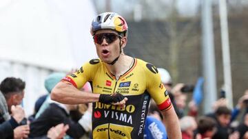 Wout van Aert celebra su victoria en la E3 Saxo Classic.