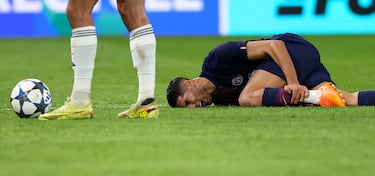 Achraf Akimi, dolorido y entre lágrimas, tras la entrada de Luis Díaz.