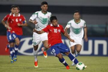 Nicolás Maturana ante Irak en el Mundial. No fue titular ni en el Sudamericano ni en la Copa del Mundo, pero era alternativa fija para Salas. Después de la U y Barnechea, partió a España y fichó por el Alcoyano de la Segunda División B.