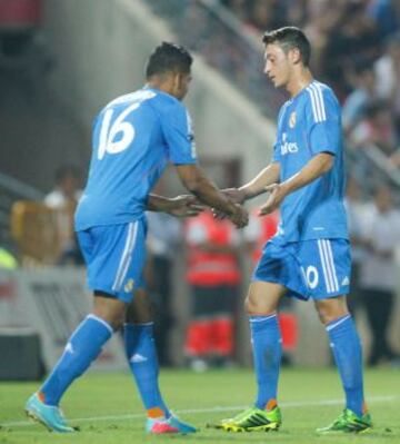 Segunda jornada Liga Bbva. Granada - Real Madrid. Cambio Ozil por Casemiro.