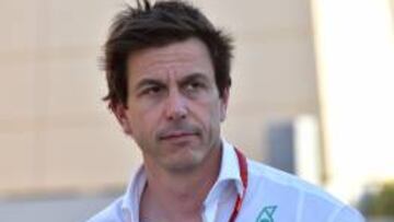 Toto Wolff en el paddock del circuito de Bahrein.