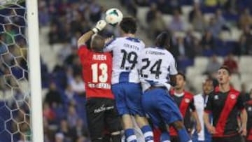 Colotto marcó de cabeza el segundo gol del Espanyol.