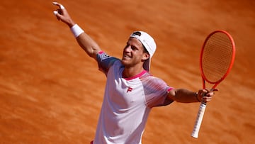 Tennis - ATP Masters 1000 - Italian Open - Foro Italico, Rome, Italy - May 10, 2022 Argentina's Diego Schwartzman celebrates winning his first round match against Serbia's Miomir Kecmanovic REUTERS/Guglielmo Mangiapane