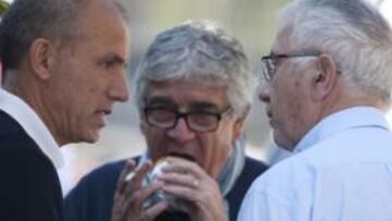 <b>CAMBIO DE CLUB. </b>Molinos, con Dani y Condal el pasado 1 de marzo en un asado del primer equipo.