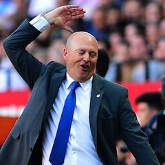 Mel no encuentra la tecla: 19 titulares en los últimos 4 partidos