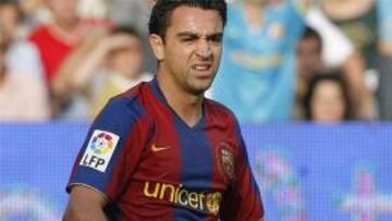 <b>DAÑO.</b> El internacional sale en defensa de su compañero Ronaldinho.