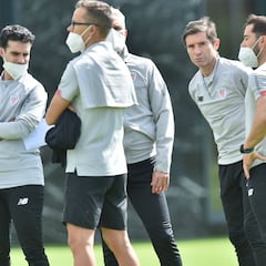 Marcelino: "¿Javi Martínez y Moncayola? Se estudiarán las posibilidades de quien aparezca"