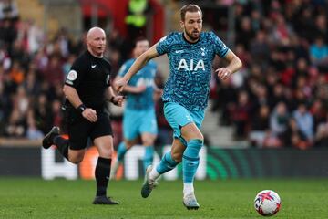 The goals have flown in for Harry Kane at Spurs but he has yet to win a trophy there. 