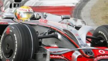 El bitánico Lewis Hamilton (McLaren) ha marcado el mejor tiempo en los entrenamientos libres del GP de China, por delante de Felipe Massa (Ferrari) y Fernando Alonso (Renault).