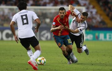 Dani Ceballos y Maximilian Eggestein.