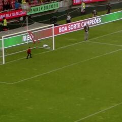 Su abuela ya avisó de que era mejor que el padre: el golazo del hijo de Cristiano que es viral