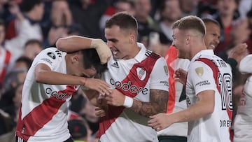 AMDEP1036. BUENOS AIRES (ARGENTINA), 19/04/2023.- Pablo Solari (i) de River celebra un gol hoy, en un partido de la fase de grupos de la Copa Libertadores entre River Plate y Sporting Cristal en el estadio Más Monumental en Buenos Aires (Argentina). EFE/ Juan Ignacio Roncoroni