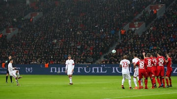 Tiro libre ejecutado por James Rodríguez para sellar el triunfo del Bayern Múnich.