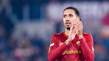 Chris Smalling of AS Roma celebrates the victory during the UEFA Europa League knockout round play-off leg two match between AS Roma and FC Salzburg at Stadio Olimpico, Rome, Italy on 23 February 2023. (Photo by Giuseppe Maffia/NurPhoto via Getty Images)