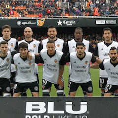 El Valencia sale con una camiseta con el lema: 'Ánimo Coquelin'