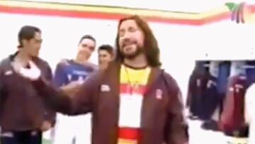 El día que Marco Antonio Solís le cantó a Monarcas Morelia en el vestidor